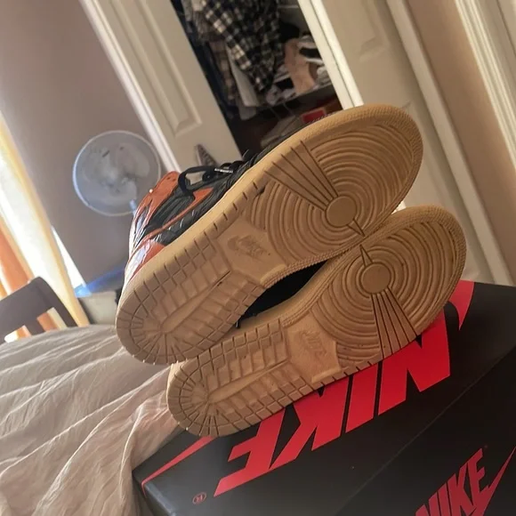 Getting rid of old shoes, size 7 , worn very little , box  display picture 3